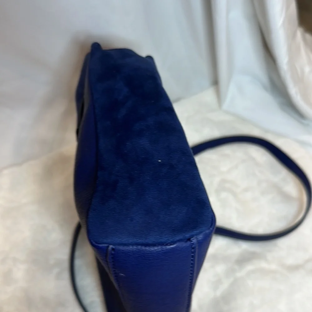 Lauren Conrad blue cross body excellent condition